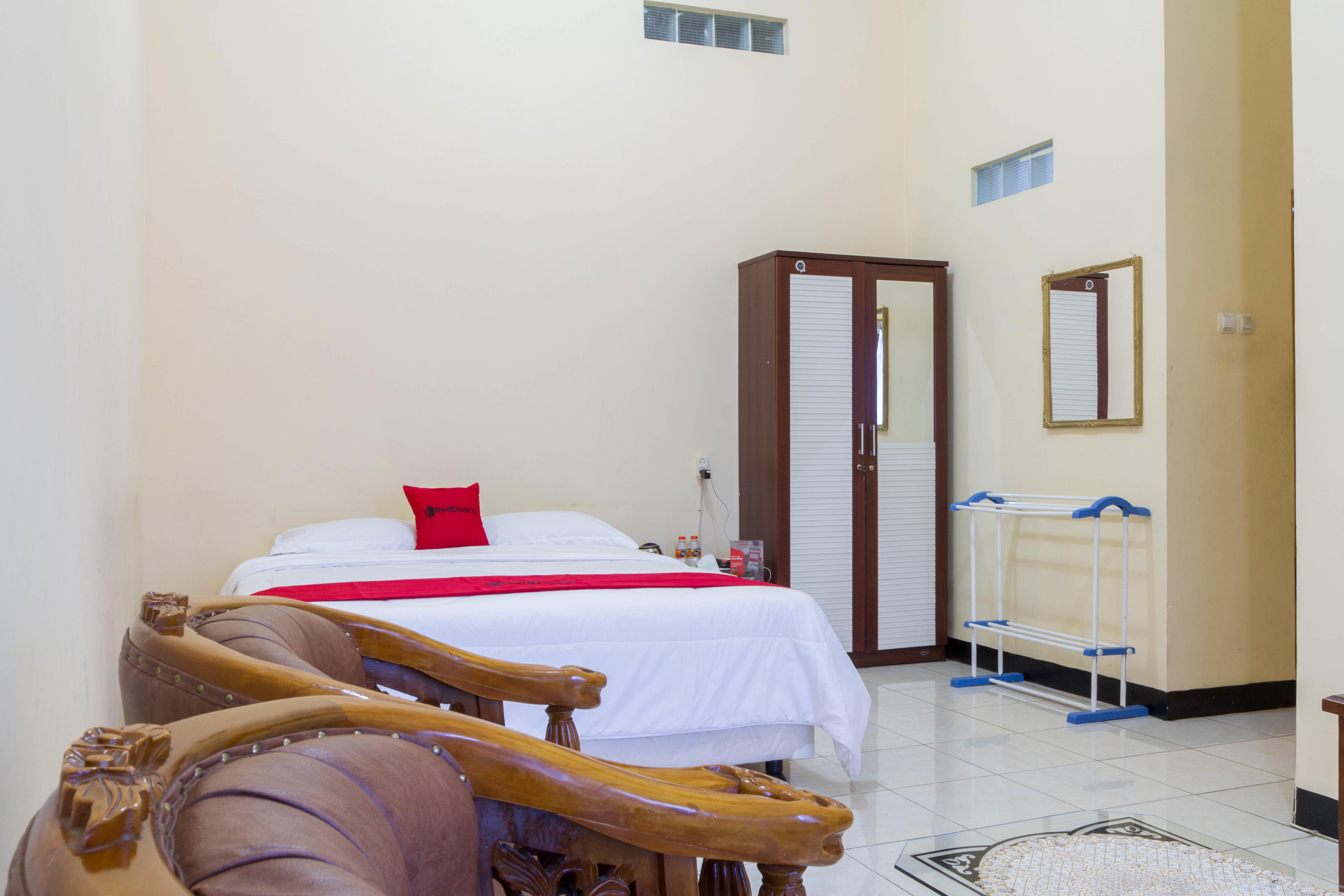Reddoorz @ Pataruman Garut Εξωτερικό φωτογραφία